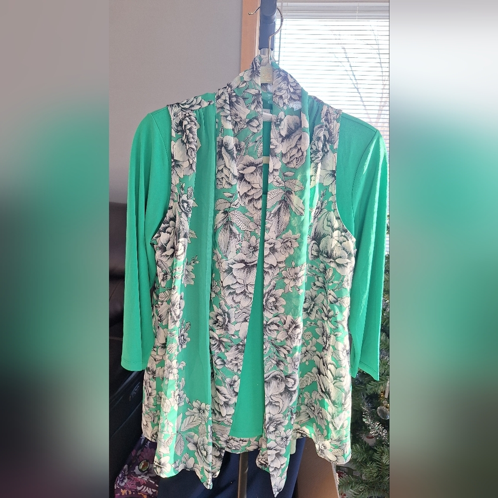 Susan Graver Chiffon Vest Floral And Knit Top Set
